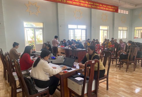 Người Tổ trưởng Tổ Tiết kiệm và Vay vốn tận tâm, trách nhiệm với tín dụng chính sách